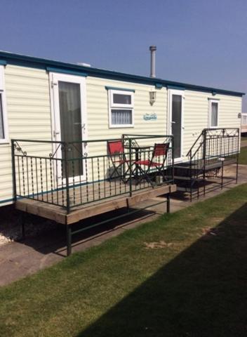 L&G Family Holidays 8 Berth Sealands Familys Only And The Lead Person Must Be Over 30 (Adults Only) Ingoldmells Exterior photo